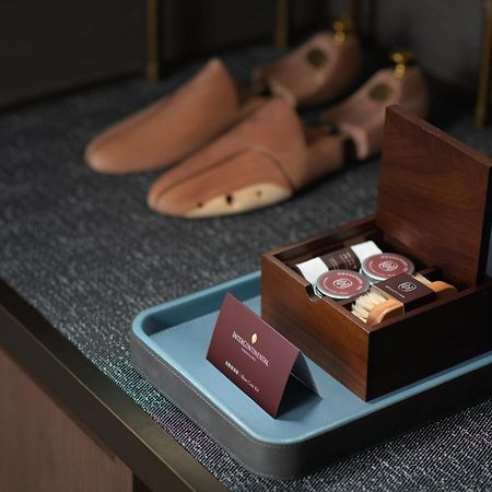 Отель Intercontinental Kaohsiung By Ihg Экстерьер фото Shoe shine kit