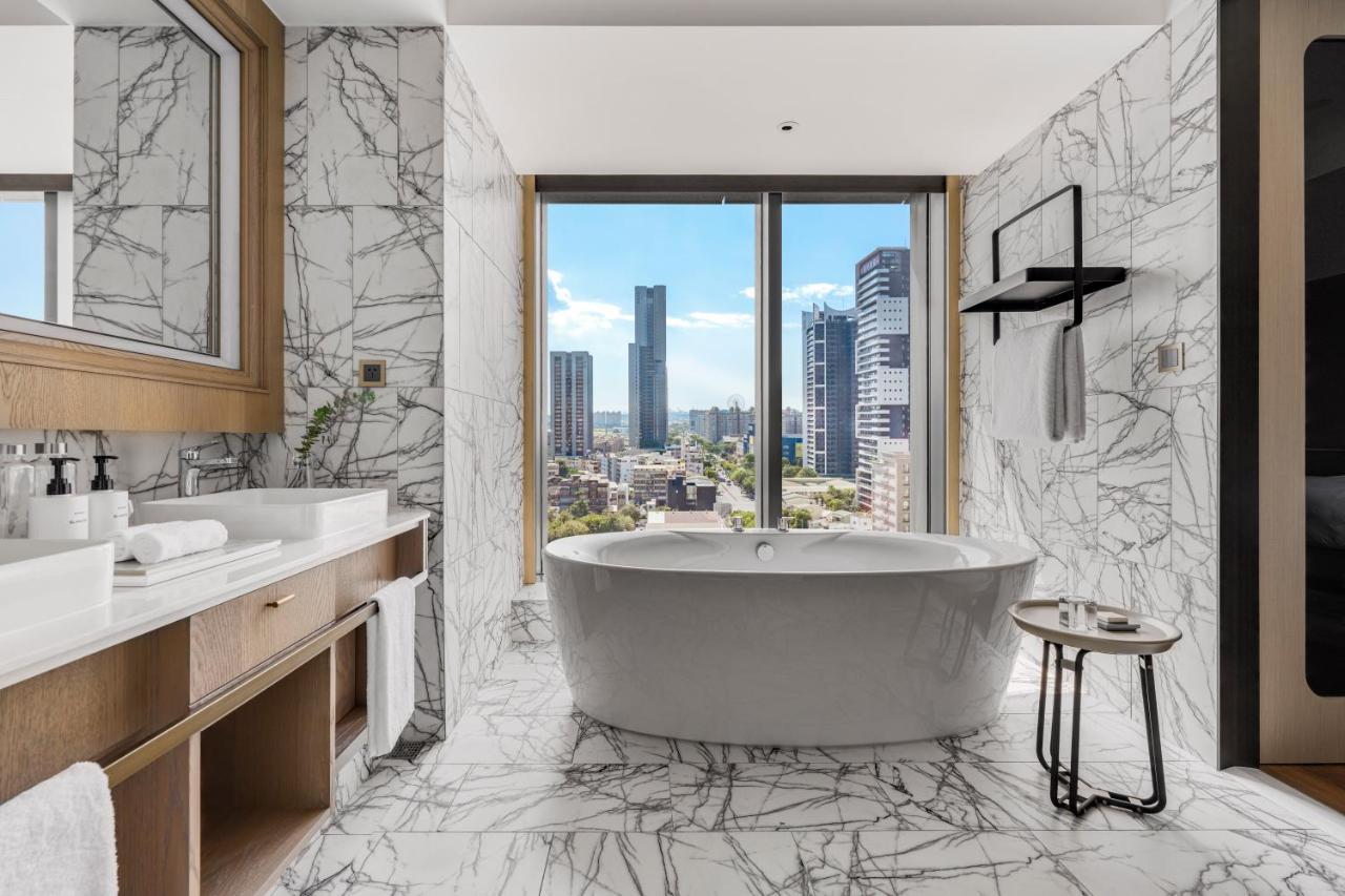 Отель Intercontinental Kaohsiung By Ihg Экстерьер фото Bathroom