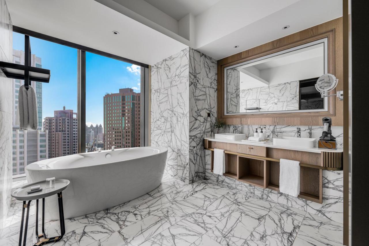 Отель Intercontinental Kaohsiung By Ihg Экстерьер фото Bathroom