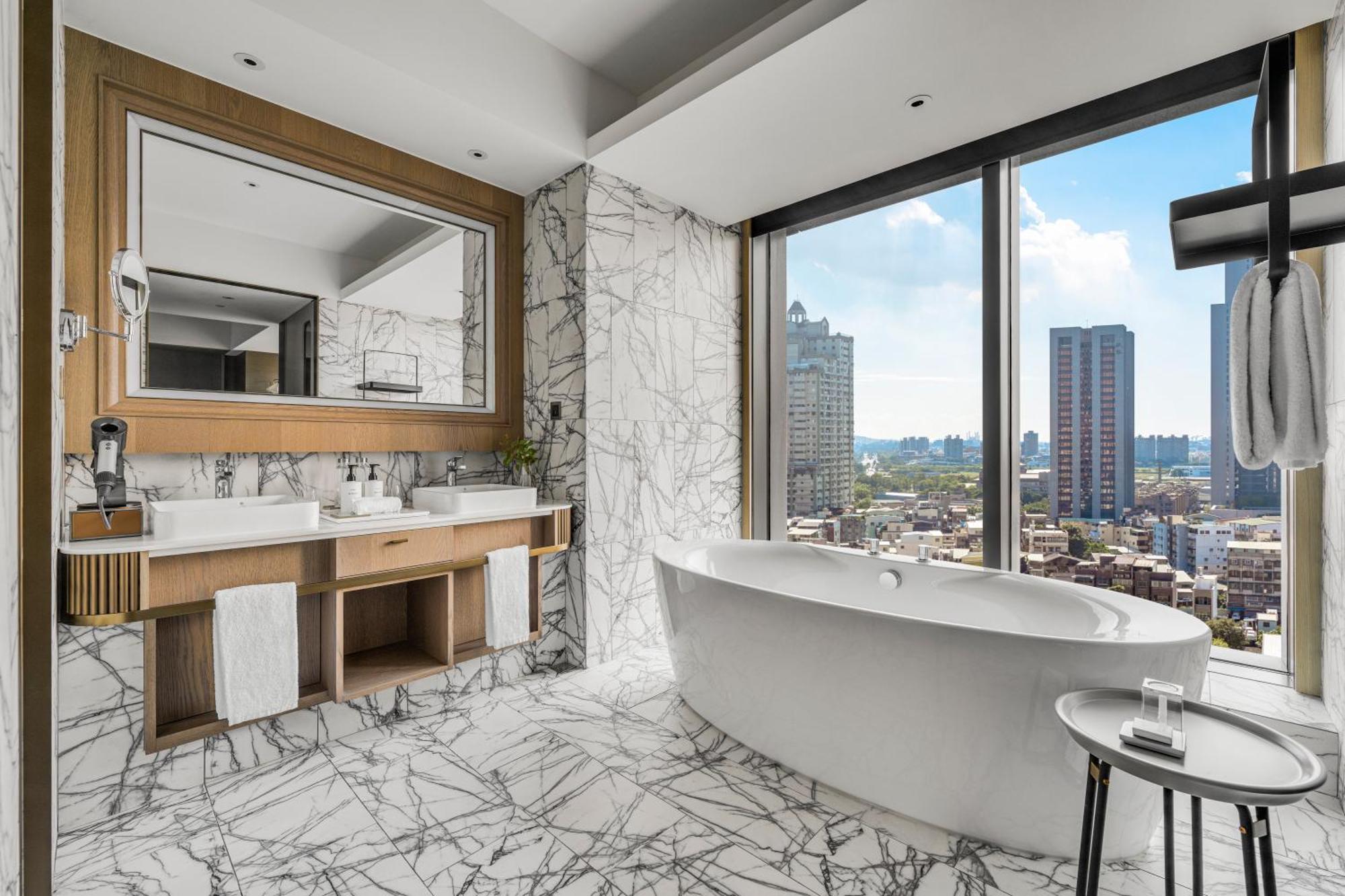 Отель Intercontinental Kaohsiung By Ihg Номер фото Bathroom