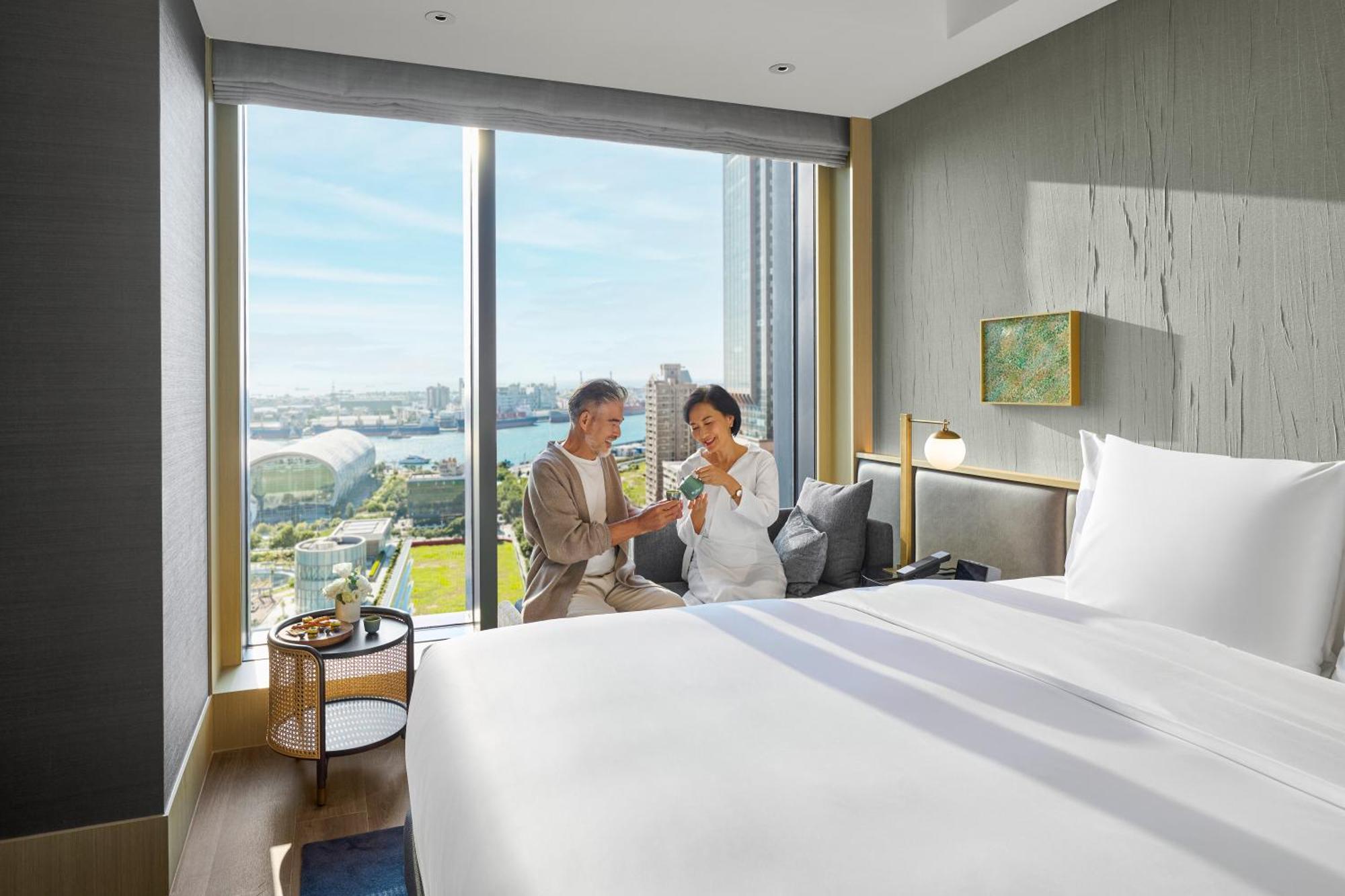 Отель Intercontinental Kaohsiung By Ihg Номер фото A guest room at the hotel